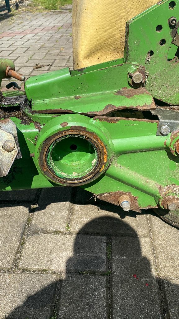 deGroot_Friedeburg_Norddeutschland_Hydraulikreparaturen_schweißen_Bolzen