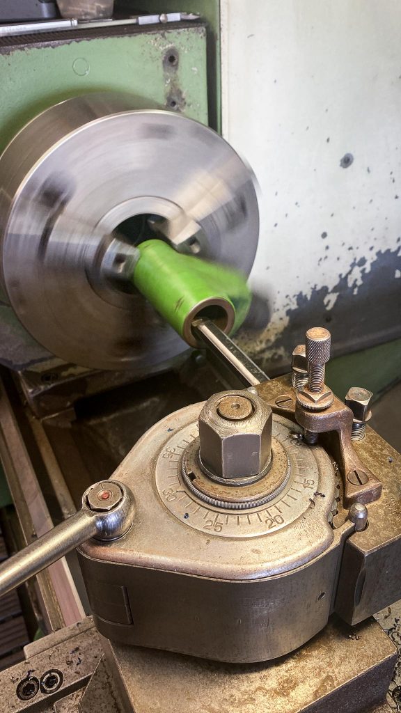 deGroot_Friedeburg_Norddeutschland_Hydraulikreparaturen_schweißen_Bolzen