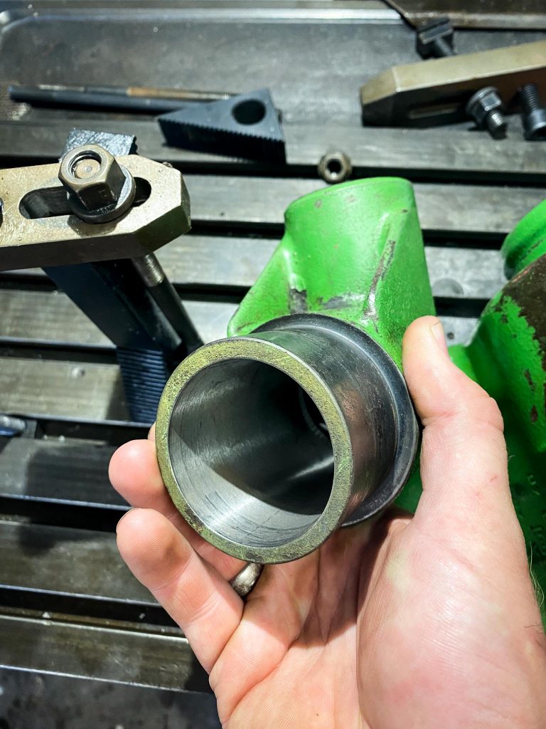 deGroot_Friedeburg_Norddeutschland_Hydraulikreparaturen_schweißen_Bolzen