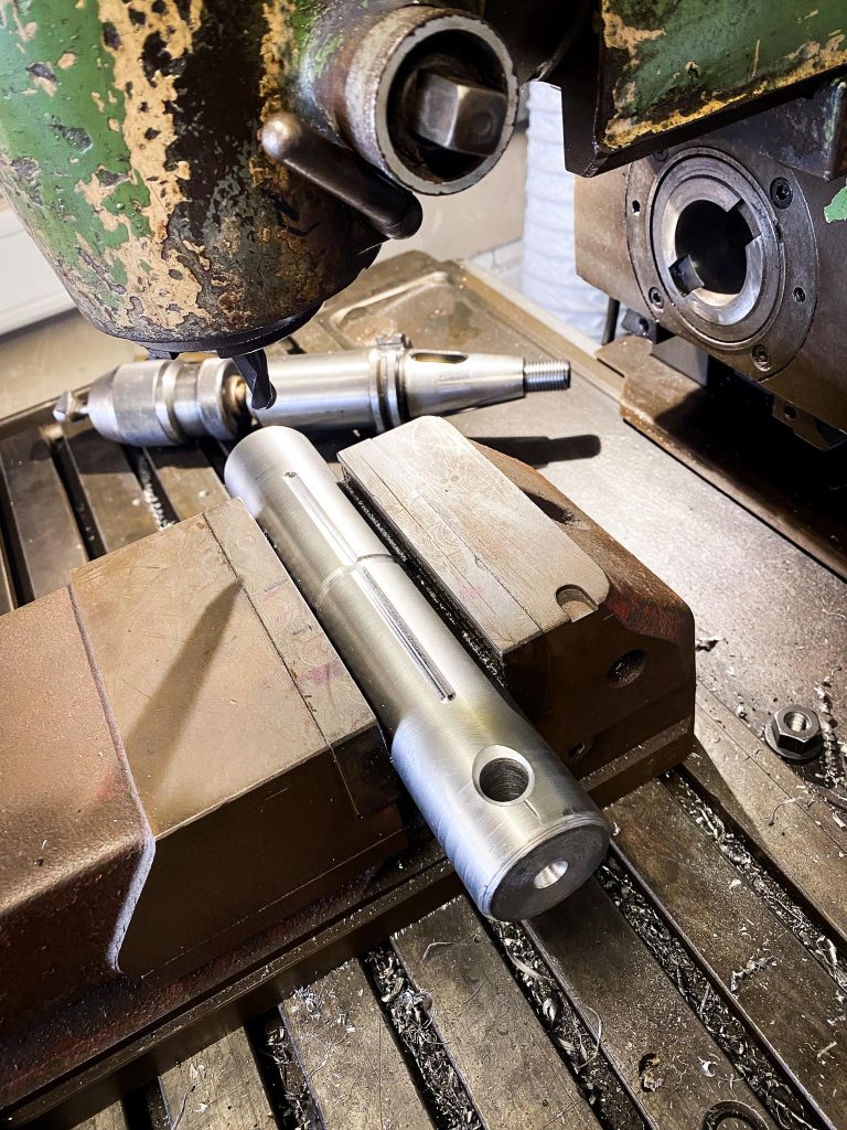 deGroot_Friedeburg_Norddeutschland_Hydraulikreparaturen_schweißen_Bolzen