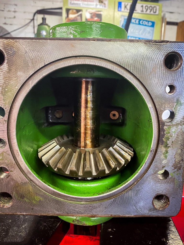 deGroot_Friedeburg_Norddeutschland_Hydraulikreparaturen_schweißen_Bolzen