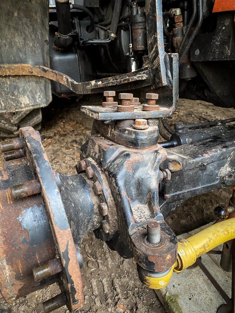 deGroot_hydraulikreparaturen_Friedeburg_Norddeutschland_Landmaschinen_Bolzen_Ersatzteilfertigung_Hydraulikreparaturen