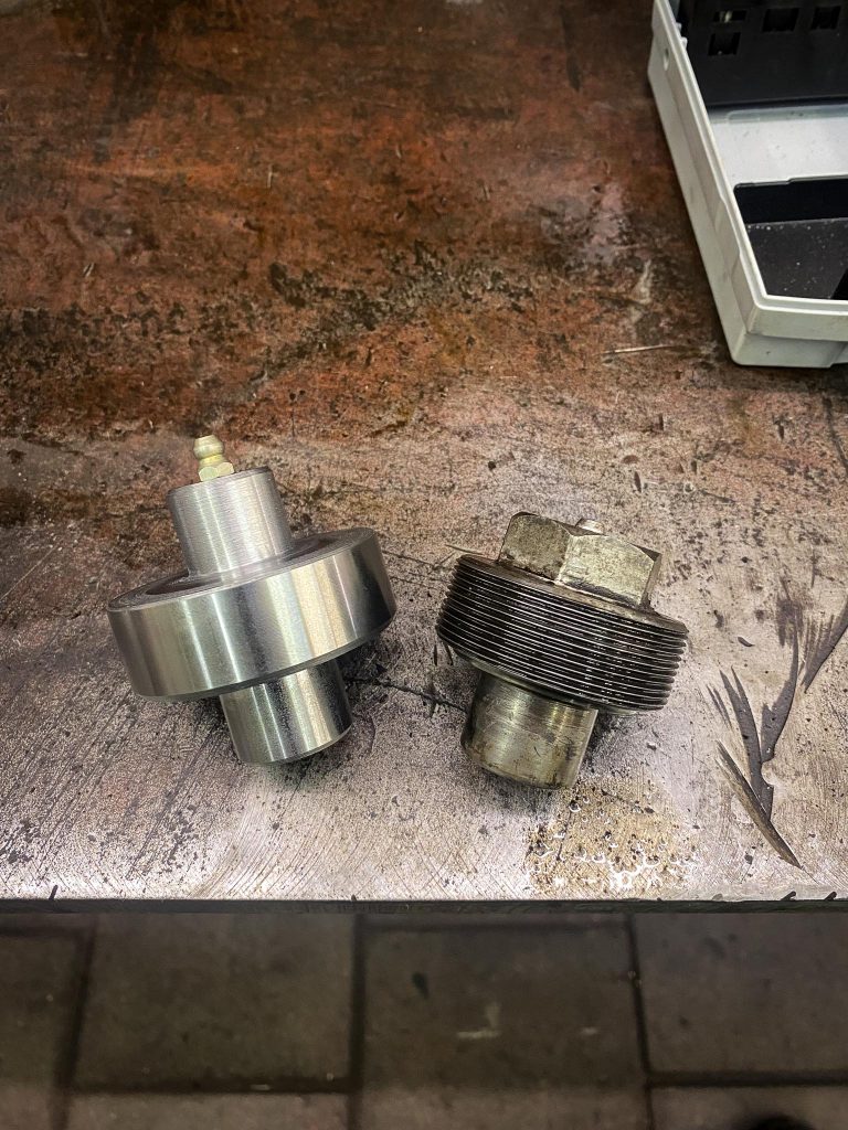 deGroot_hydraulikreparaturen_Friedeburg_Norddeutschland_Landmaschinen_Bolzen_Ersatzteilfertigung_Hydraulikreparaturen