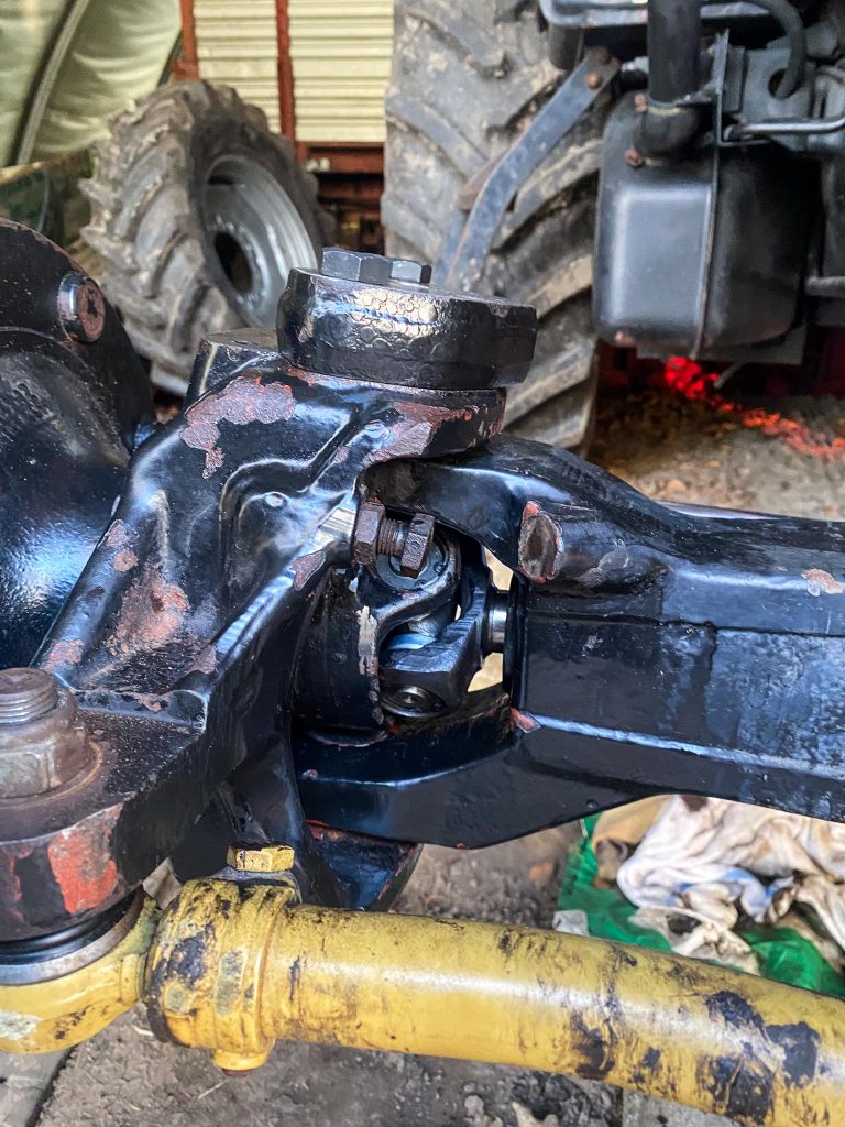 deGroot_hydraulikreparaturen_Friedeburg_Norddeutschland_Landmaschinen_Bolzen_Ersatzteilfertigung_Hydraulikreparaturen