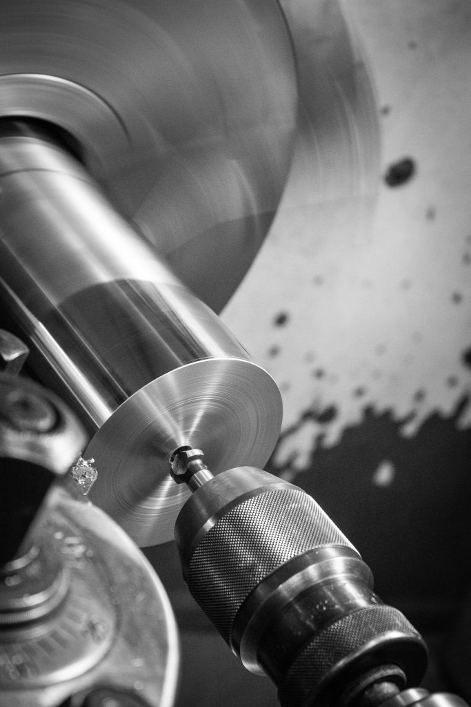 deGroot-friedeburg-werkstatt-ostfriesland-friesland-hydraulikkomponenten-hydraulikreparaturen-bolzen-buchsen-landmaschinen-baumaschinen-drehbank